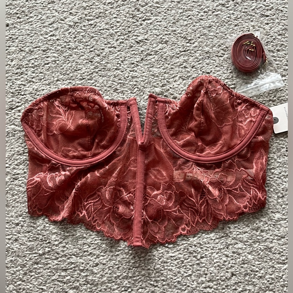 NWT Anthropologie Lace Bustier Underwire Top Size Small. Color Dark Rose. - Picture 2 of 8